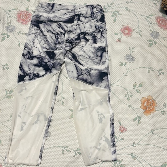 Varley Marble pattern leggings - Picture 2 of 4